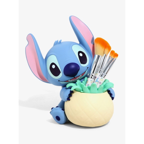 Loungefly Other - Loungefly Disney Stitch Pineapple Makeup Brush set